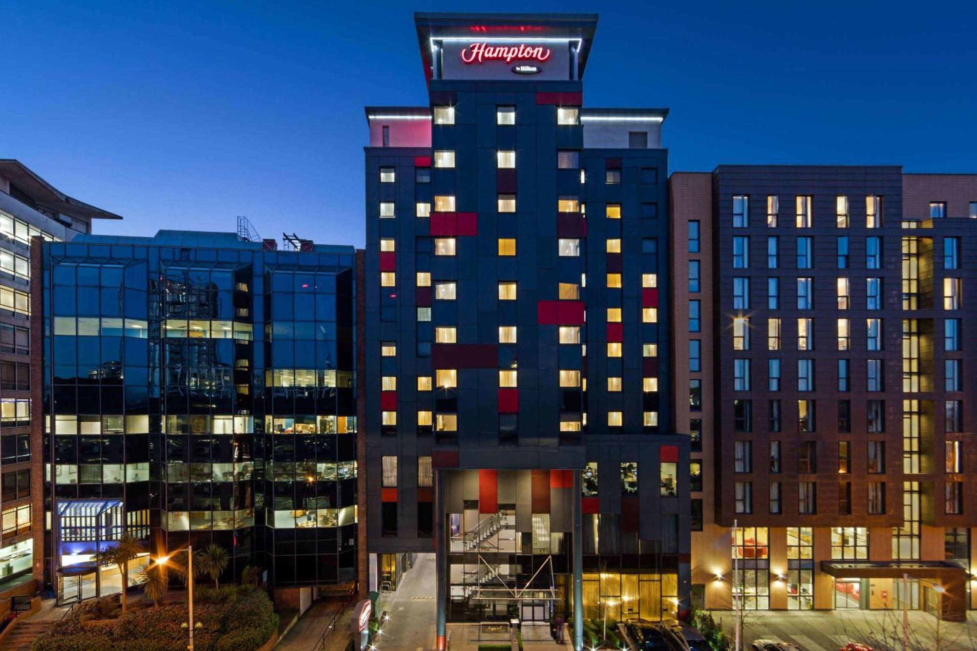 Hampton By Hilton London Hotel 4*