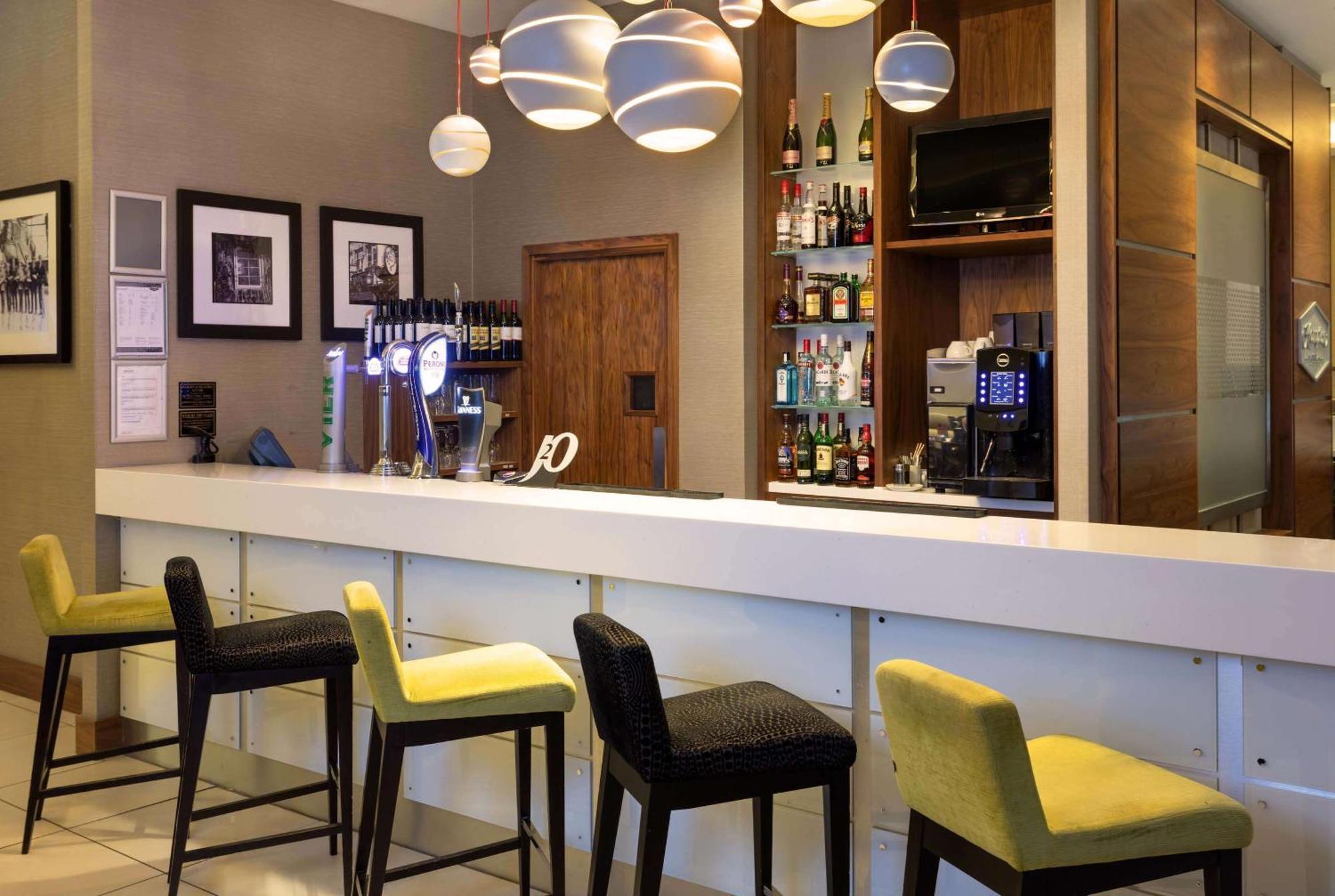 Hampton By Hilton London 4*