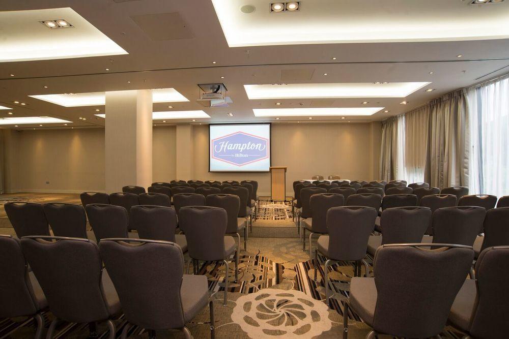 Hampton By Hilton London Hotel