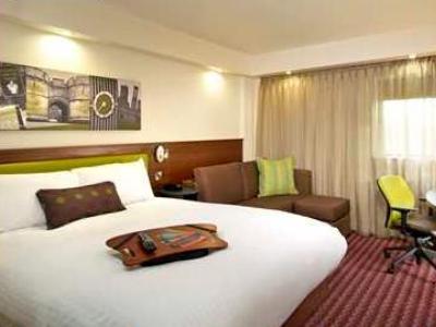 Hotel Hampton By Hilton London 4*